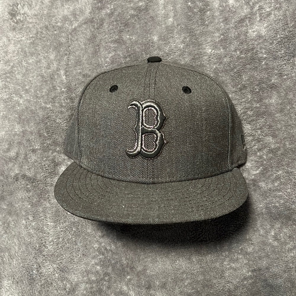 New Era Boston Red Sox 59Fifty Size 7 Gray Hat